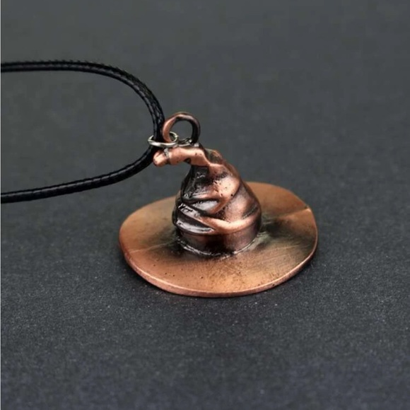 Harry Potter Sorting Hat Necklace - Picture 2 of 7
